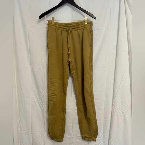 Aritzia Matching Sweatshirt and Sweatpants Set - Picture 2 of 4